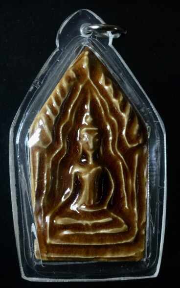 ขุนแผนเคลือบ แขนอ่อน สีน้ำตาล หลวงพ่อจรัญ วัดอัมพวัน  รุ่นพรหมบันดาล เลี่ยมกันน้ำ ใส่จีวร กล่องเดิม