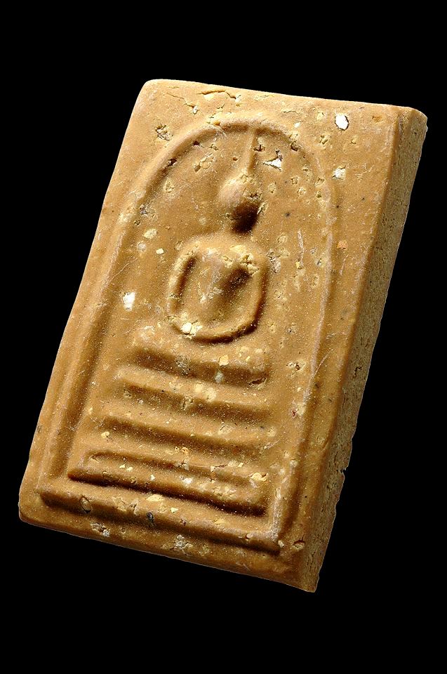 พระสมเด็จบางขุนพรหม รุ่นอมตมหามงคล ปี2554 พิมพ์เส้นด้าย A ( โรยผงเก่า ) " เนื้อพิเศษๆๆสีน้ำตาล "