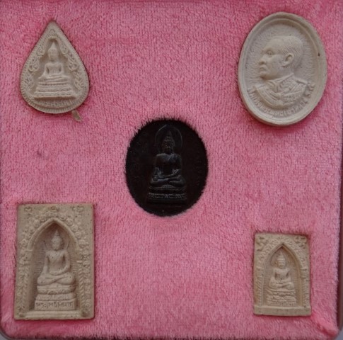 ชุดฉลองราชย์50ปี วัดบวรเคาะเดียว120