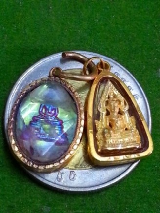 พระพุทธชินราช กะใหล่ทอง + หลวงพ่อโสธร เลี่ยมทองคำแท้ พร้อมใช้