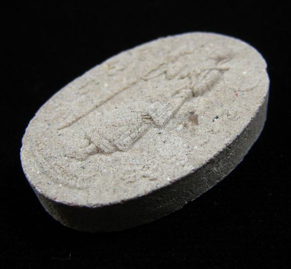 พระสิวลีหลังพระแม่ธรณีบีบมวยผม เนื้อขาว หลวงปู่หมุน ฐิตสีโล 2542 #3