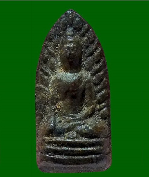 พระรอดรุ่นแรก พิมพ์เล็ก หลวงพ่อแพ วัดพิกุลทอง สิงห์บุรี ปี 2506 เนื้อใบลาน