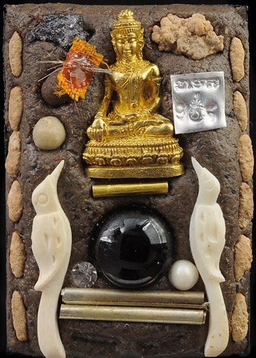 หลวงปู่หงษ์ ล๊อกเก็ต มหาโพธิสัตว์  ปี 2555