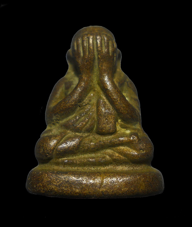 รูปหล่อเนื้อเก่าสวยไม่ทราบที่