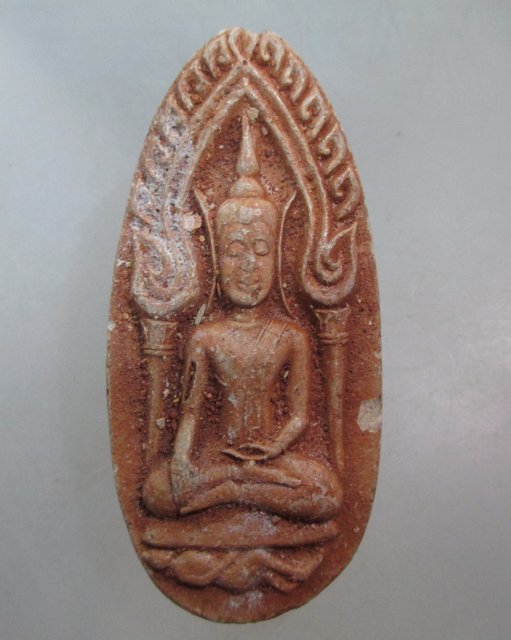 20 บาท พระขุนแผนนั่งกุมาร เนื้อดินไม่ทราบที่ครับ