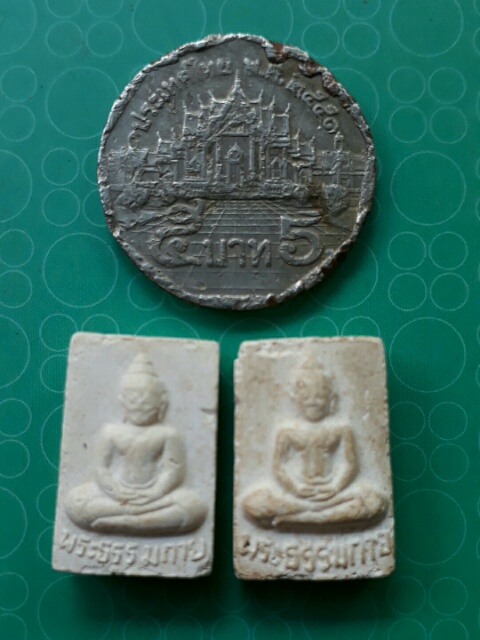 พระผงของขวัญวัดปากน้ำ รุ่น5 (2องค์)