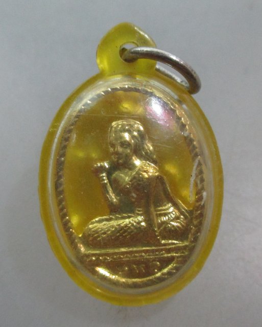 20 บาท นางกวักเลี่ยมเดิม