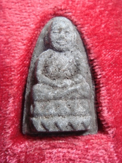 หลวงพ่อทวดเนื้อว่าน รุ่น สร้างศูนย์ศิลปาชีพ ปี 37 