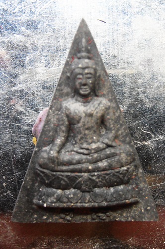 พระผงหลวงพ่อสมชาย วัดเขาสุกิม รุ่นสร้างพระเจดีย์ ปี39สวยๆพร้อมกล่องครับ