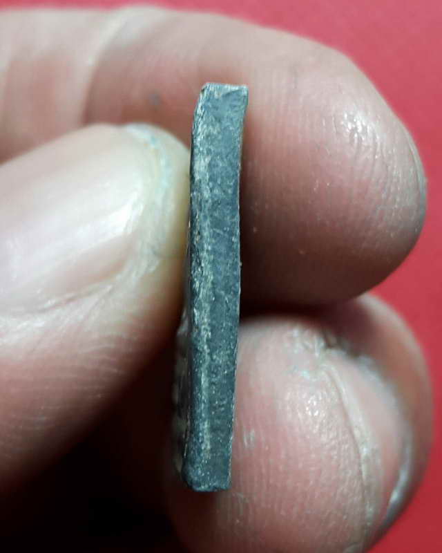 พระชินตะกั่ว หลวงปู่ศุข ลงกรุเขาจอมคีรีนาคพรต นครสวรรค์ ปี 2461 องค์ที่ 2 พร้อมตลับพุ๊ก