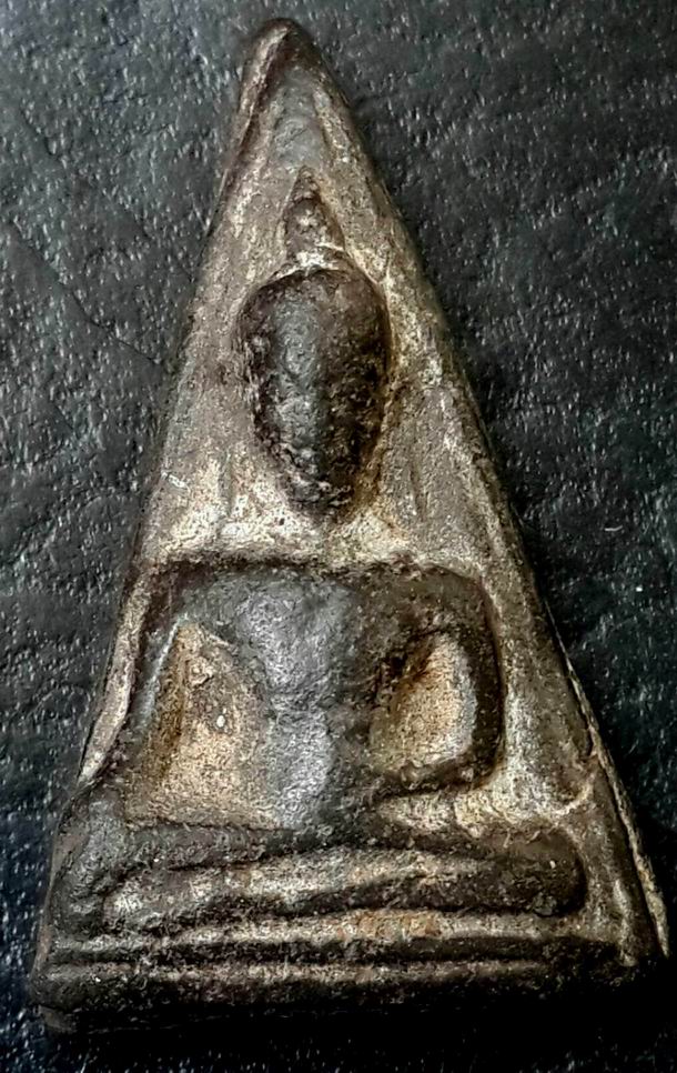 เคาะเดียวครับ  นางพญาหลังยันต์ อุนาโลม หลวงพ่อจง วัดหน้าต่างนอก จ.พระนครศรีอยุธยา 