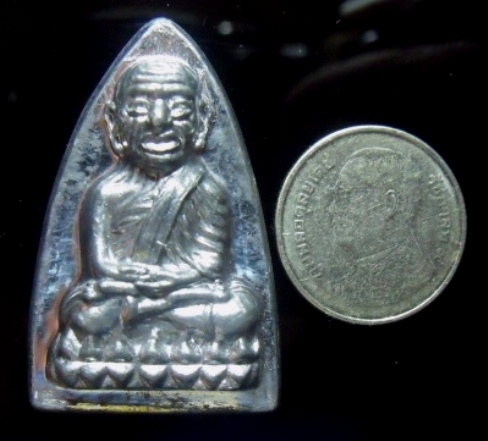 **วัดใจ**หลวงปู่ทวดพิมพ์เตารีด วัดช้างให้ หลังหนังสือ ๑๐๐ ปี เนื้อชินตะกั่ว**สวยๆ เชิญชมครับ
