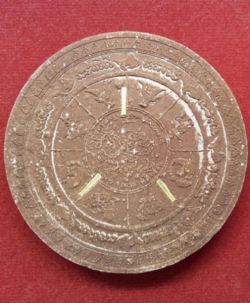 ล็อกเก็ตกลมใหญ่+เกศา หลวงปู่ทิม วัดพระขาว ปี50 หลังอุดผงชานหมาก ตะกรุดทองคำ 3ดอก