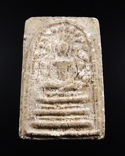 สมเด็จหลวงปู่นาคพิมพ์ปรกโพธิ์ แช่น้ำมนต์เก่าเดิมครับ ราคาเบาๆ