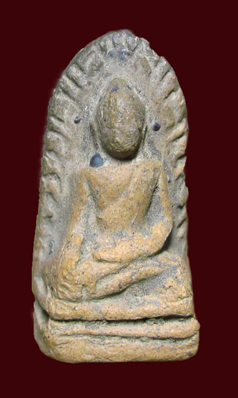 พระรอดวัดพระสิงห์ 2496 เนื้อเขียวคราบแดงสวยๆพิมพ์ใหญ์ชัดเจน.....เคาะเดียวครับ550