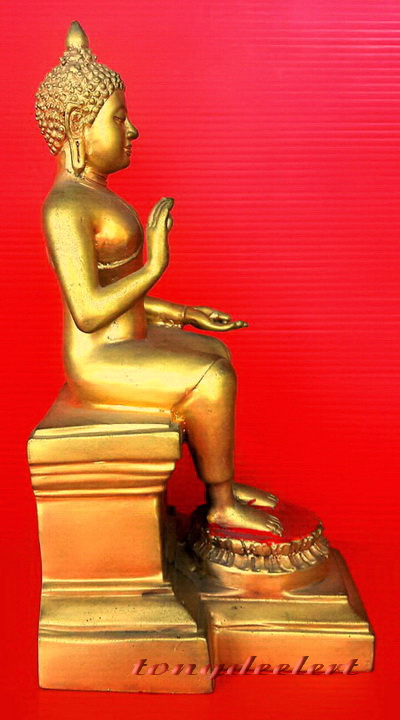 พระบูชาปางประทานพร(หลวงพ่อศิลาขาว) วัดพระปฐมเจดีย์ จ.นครปฐม กะไหล่ทอง สวยมากค่ะ