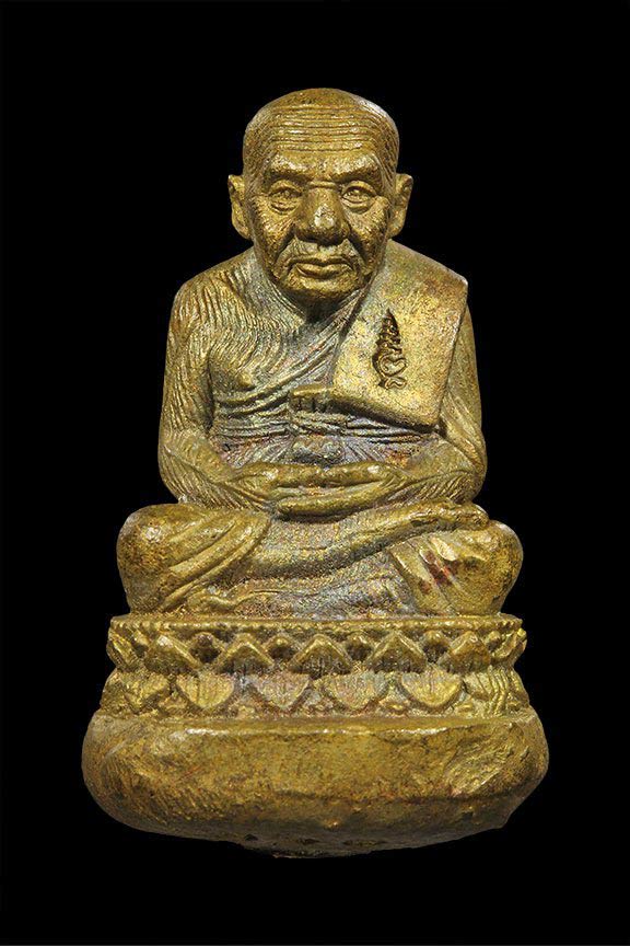 หลวงปู่ทวด พิมพ์เบ้าทุบ เนื้อทองทิพย์ รุ่นมหาลาภ วัดช้างให้ ปี 2540 กรรมการสร้าง 199 องค์ครับ