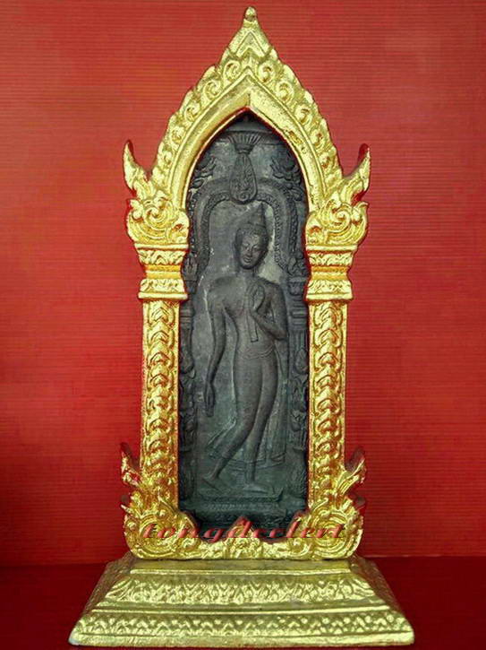 พระบูชากำแพงศอก หลวงพ่อขอม วัดไผ่โรงวัว จ.สุพรรณบุรี ปี 2505 พร้อมซุ้มค่ะ