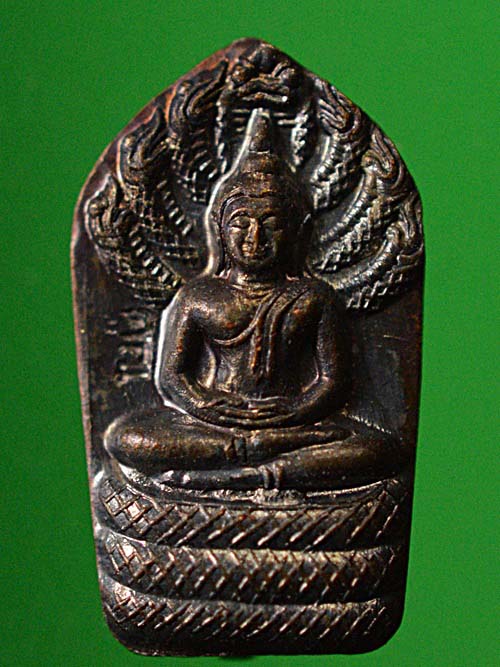 ๒ องค์ปรกใบมะขามหลวงพ่อคูณ วัดบ้านไร่ รุ่นขุดสระ ปี๓๐ พร้อมกล่อง