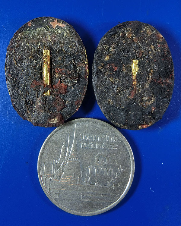 ล็อกเก็ตหลวงปู่คำพัน วัดธาตุมหาชัย ปี 2535 ด้านหลังอุดเทียนชัย ตะกรุดทองคำ ขนาดสูง 3.2 ซ.ม. กว้าง 2.