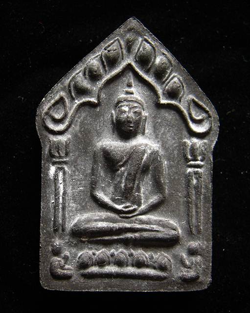 	พระขุนแผนพยัคฆ์คำราม หลวงพ่อสาคร พิมพ์ใหญ่ เนื้อดำ ฝังตะกรุดเงิน ออก สำนักสงฆ์เขาหลวงเตี่ย ปี 2554