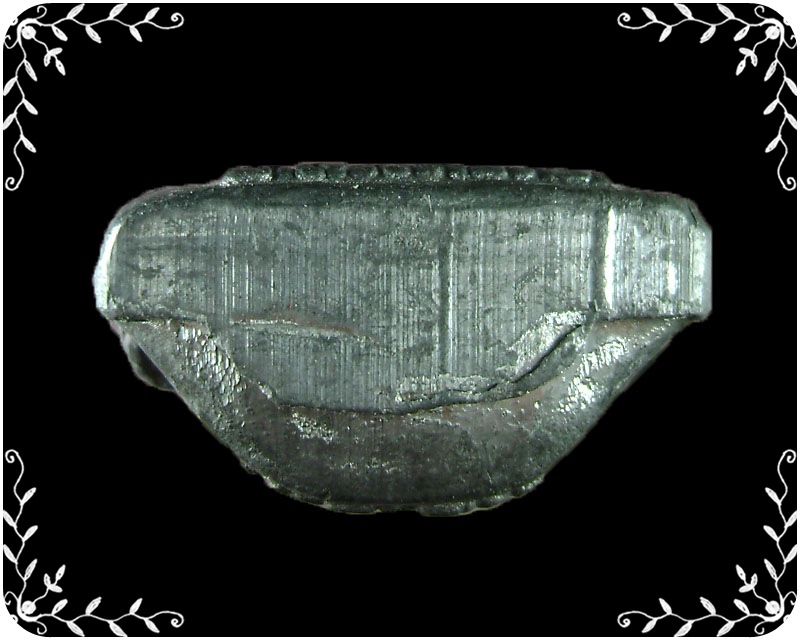 รูปหล่อ หลวงพ่อตัด วัดชายนา เนื้อตะกั่ว