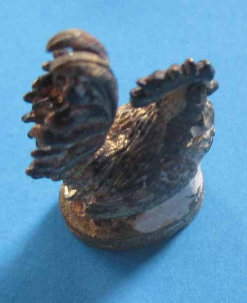 ไก่รุ่นเงินไหลมาเนื้อทองชนวนเคาะเดียวแดงครับ