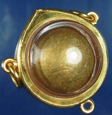 ลูกอมเมตตา มหานิยมหลวงพ่อสาคร วัดหนองกรับ ปี 53 เลี่ยมทองคำแท้สามห่วง