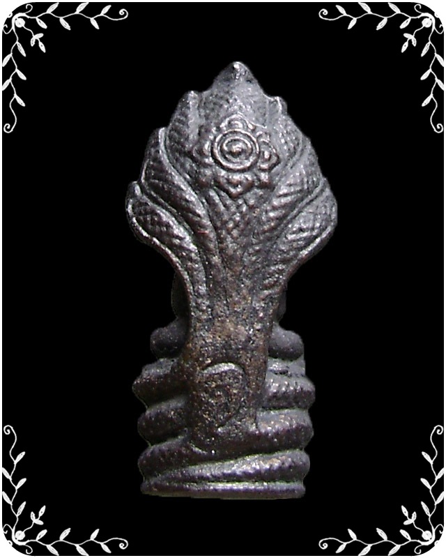 รูปหล่อนาคปรก หลวงปู่คร่ำ วัดวังหว้า รุ่นสร้างเจดีย์