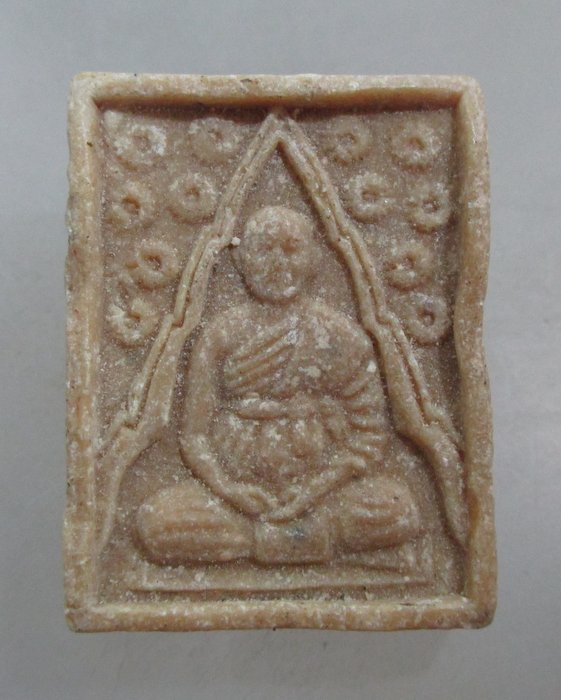 20 บาท พระผง ๙ มหาโชค หลวงพ่อแพ วัดพิกุลทอง