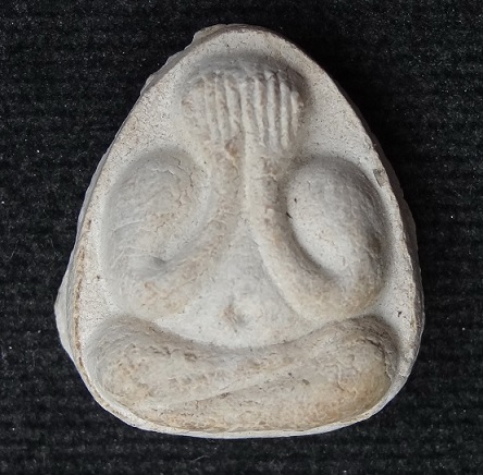 พระปิดตามหาเสน่ห์ หลังยันต์พุทโธ เนื้ออิทธิเจ 