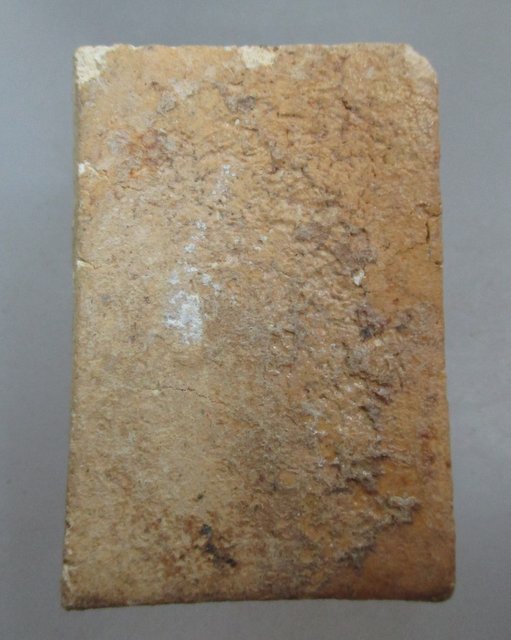 20 บาท พระผงวัดเกาะลอย จ.ระยอง พิมพ์พระประธาน ปี๑๔ หลวงปู่ทิม วัดละหารไร่