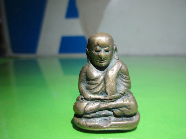 หลวงพ่อเงินพีมนิยม