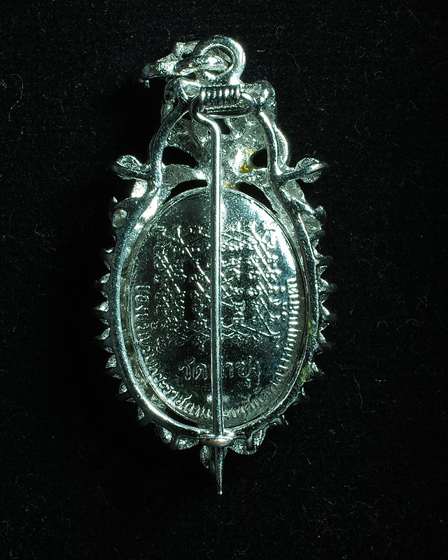  ล็อคเก็ตรูปหลวงพ่อฤาษีลิงดำ ล้อมเพชรลงยา วัดท่าซุง