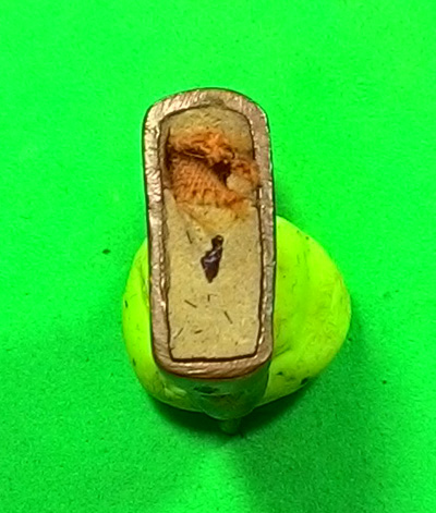 แพะหล่อมหาลาภ อุดผงพรายกุมาร (( รุ่นแรก )) หลวงพ่อสิน วัดระหารใหญ่ จ.ระยอง พร้อมกล่อง