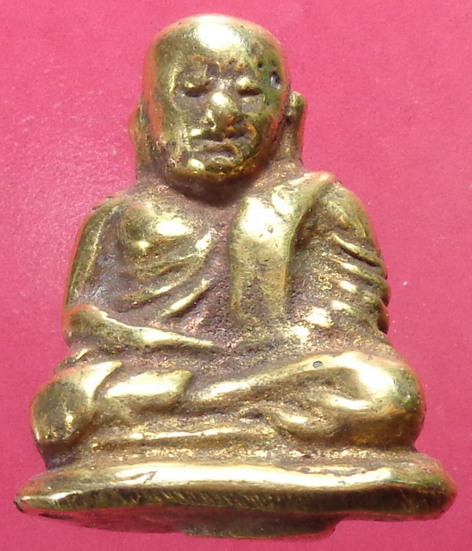 พระหลวงพ่อเงิน รุ่นช้างคู่ วัดท้ายน้ำ สวยครับ