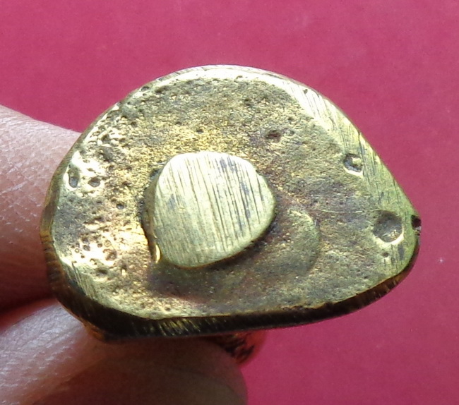 พระหลวงพ่อเงิน รุ่นช้างคู่ วัดท้ายน้ำ สวยครับ