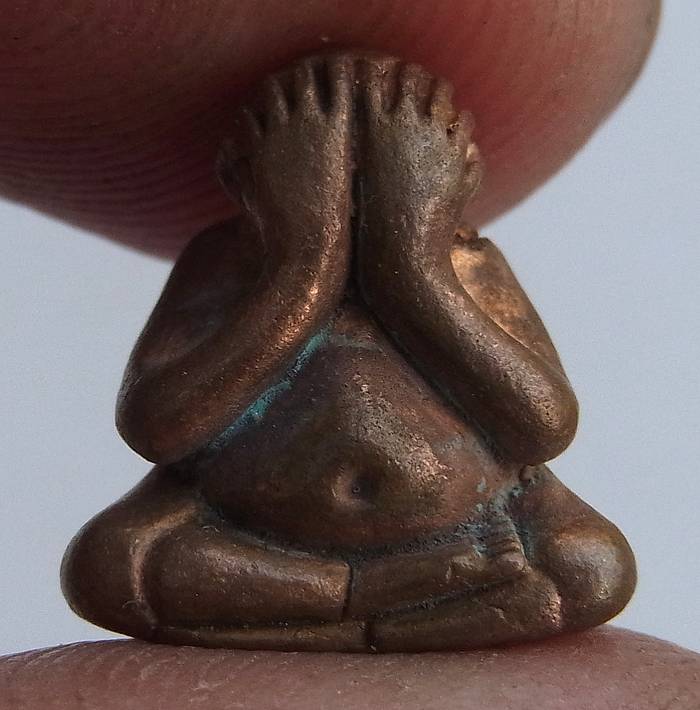 ปิดตาชินบัญชร เนื้อทองแดงเถื่อน หลวงพ่อสาคร วัดหนองกรับ ปี 56 เลข 3845 พร้อมกล่องเดิม