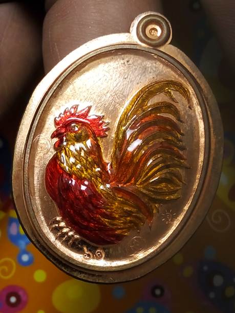 รุ่นแรกไก่หลวงปู่จื่อรุ่นมหาลาภโภคทรัพย์ เนื้อทองแดงขัดเงาพิมพ์กรรมการหมายเลข  61สภาพสวยค่ะ
