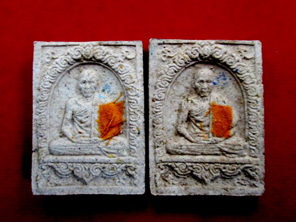 พระผงจีวรมงคล ๗ ปี หลวงพ่อเกษม เขมโก สำนักสุสา่นไตรลักษณ์ จ.ลำปาง 