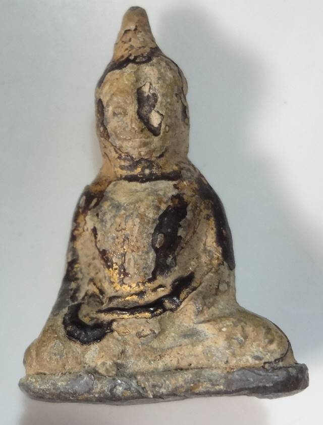 พระกรุวัดเชิงท่าสนิมแดงรักทองเดิมๆครับ