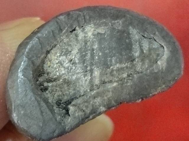 พระกรุวัดเชิงท่าสนิมแดงรักทองเดิมๆครับ