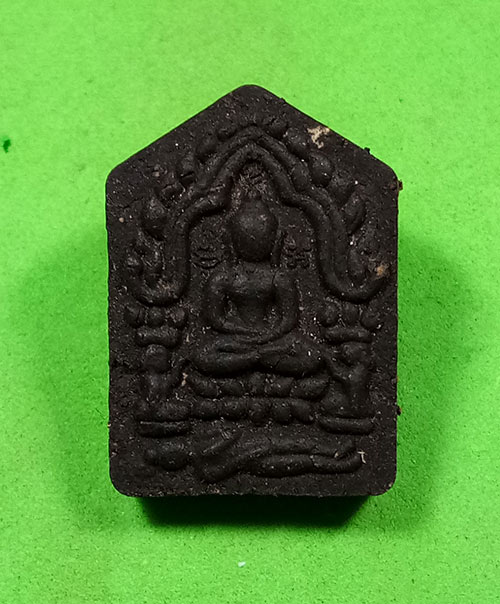 พระขุนแผนพรายกุมาร 7 รอบ (( เนื้อผงพรายกุมารว่านดำ )) หลวงพ่อสิน วัดระหารใหญ่ พร้อมกล่อง สภาพสวยครับ