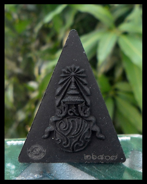 >> เคาะเดียว << พระพุทธชินราชจำลอง เนื้อผง 84 พรรษา พระบาทสมเด็จพระเจ้าอยู่หัว