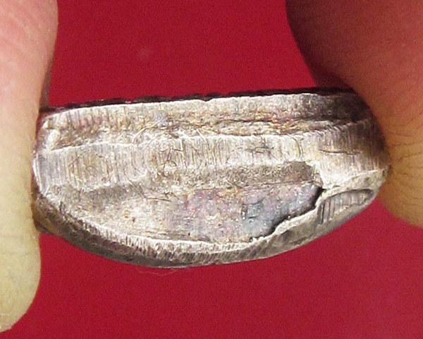 พระรูปเหมือนปั๊มเนื้อเงิน หลวงพ่อกัน วัดเขาแก้ว จ.นครสวรรค์  มีรอยจารย์ด้านหลังและใต้ฐาน