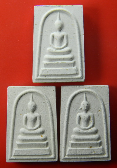 เคาะแรกแดง...พระสมเด็จเจริญลาภ รุ่นแรก ๒๕๓๓...หลวงปู่คำพันธ์ วัดธาตุมหาชัย / พร้อมใบฝอยการจัดสร้าง