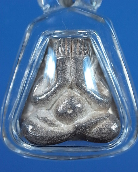 พระปิดตา หลวงพ่อเกษม  ( เนื้อเงิน )