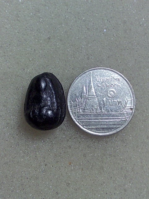 พระพิจิตรเม็ดน้อยหน่าหลังจาร พอสวยครับ