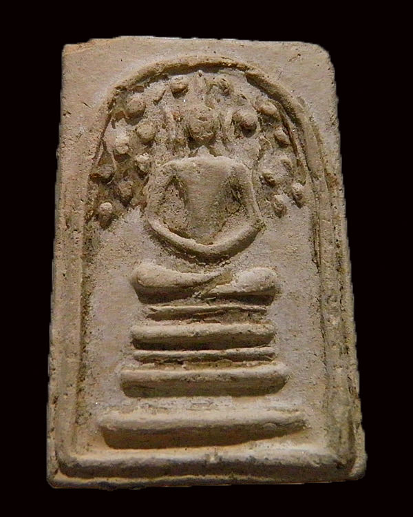 พระสมเด็จพิมพ์ปรกโพธิ์ เจ้าคุณเที่ยง วัดระฆังฯ กรุงเทพฯ สร้างจากเนื้อดินหุ่นหรือดินไทย ที่เหลือจากพิ