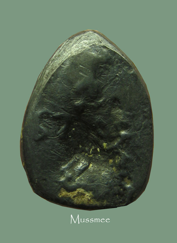  พระพิมพ์กลีบบัว หลังยันต์ เนื้อเมฆพัต หลวงพ่อครุฑ วัดขวา ง ตำนานพระเหน ียวเมือสุพรรณ